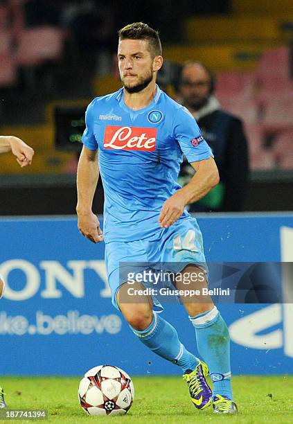 Dries Mertens of Napoli in action during the UEFA Champions League Group F match between SSC Napoli and Olympique de Marseille at Stadio San Paolo on...