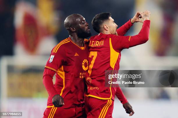 Lorenzo Pellegrini of AS Roma celebrates with Romelu Lukaku of AS Roma after scoring their team's first goal during the Serie A TIM match between AS...