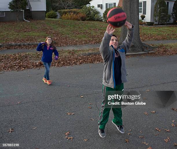 Dylan Rizzo Neighbor Horse Photos and Premium High Res Pictures - Getty Images