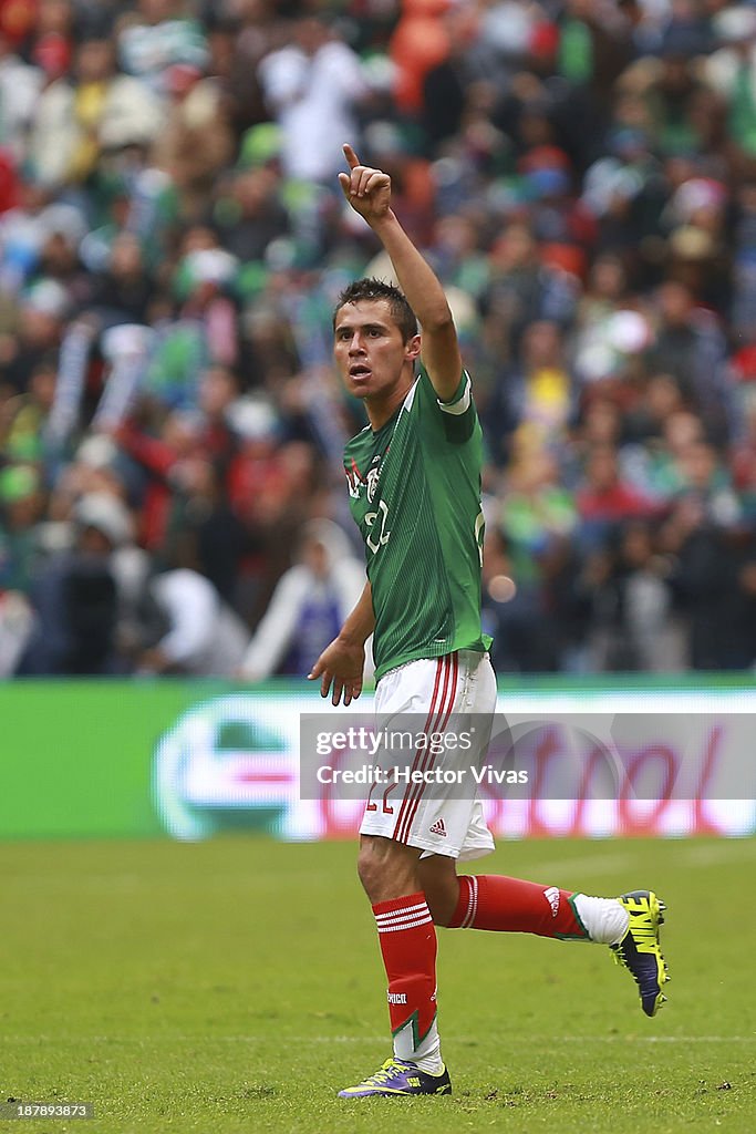 Mexico v New Zealand - FIFA World Cup Qualifier Leg 1