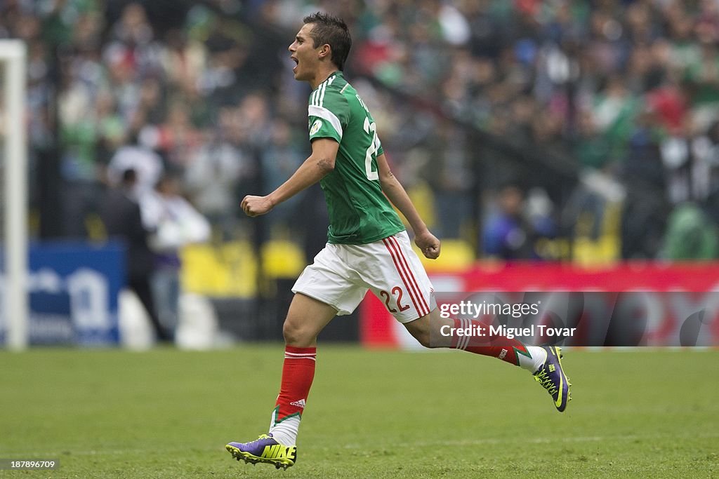 Mexico v New Zealand - FIFA World Cup Qualifier Leg 1