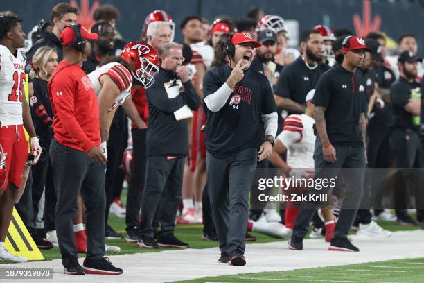 Defensive Coordinator/Safeties Morgan Scalley coaches from the Utah Utes sideline during the SRS Distribution Las Vegas Bowl against the Northwestern...