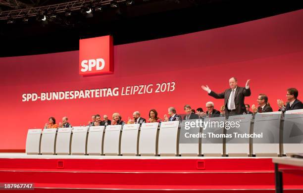 Former Chancellor Candidate Peer Steinbrueck gestures during the German Social Democrats party congress on November 14, 2013 in Leipzig, Germany.