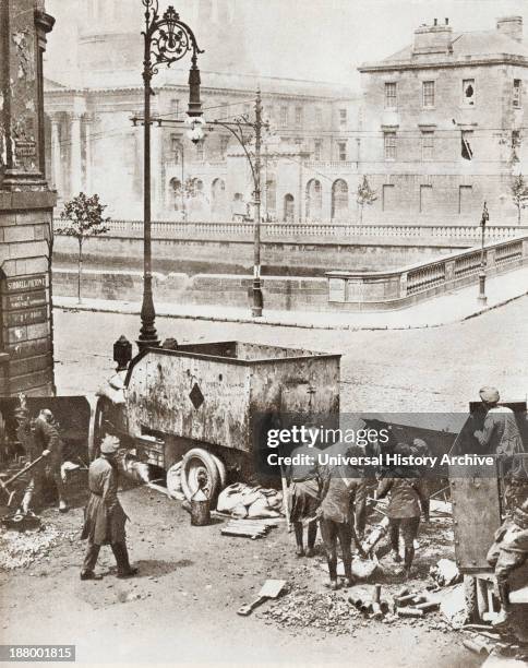 The Battle Of Four Courts, Dublin, Ireland During The Irish Civil War In 1922. From The Story Of 25 Eventful Years In Pictures, Published 1935.