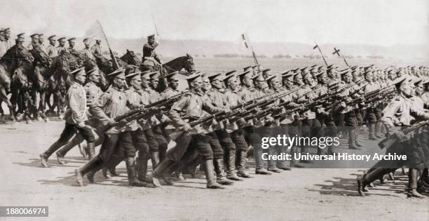 Russian Infantry Regiment Marching In Fighting Kit During World War I. From The Illustrated War News, 1914.