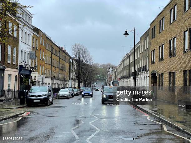 road in london - general financial stock pictures, royalty-free photos & images