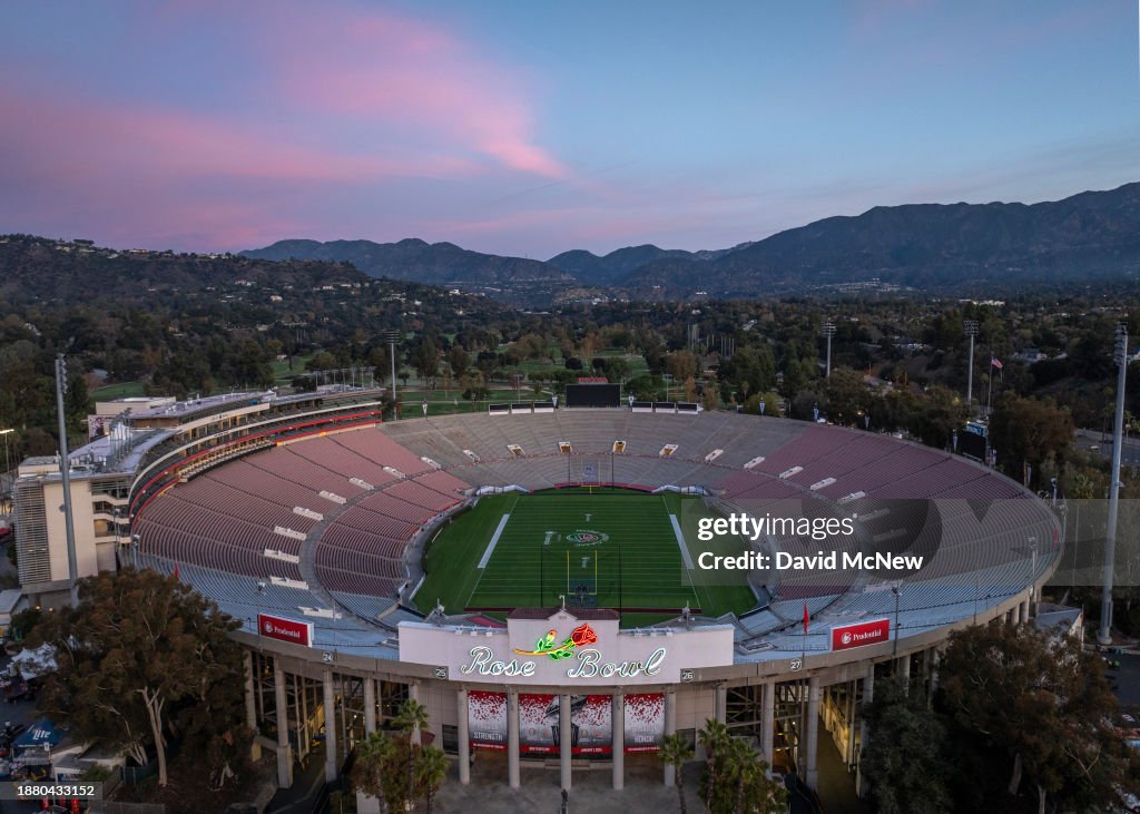 Pasadena Prepares For The Rose Bowl