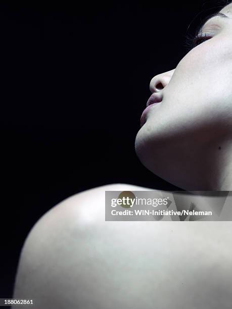 shoulder of a beautiful woman - human body without skin stock pictures, royalty-free photos & images