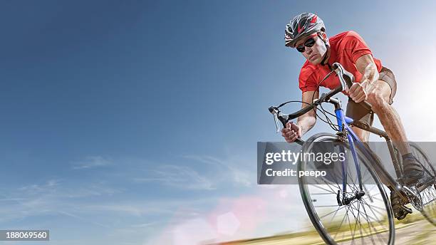 sommer-radfahren - track cycling stock-fotos und bilder