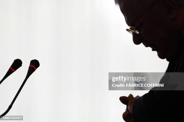 Iraqi President Jalal Talabani delivers a speech 29 June 2007 before a Meeting of the Council of the Socialist International in Geneva.