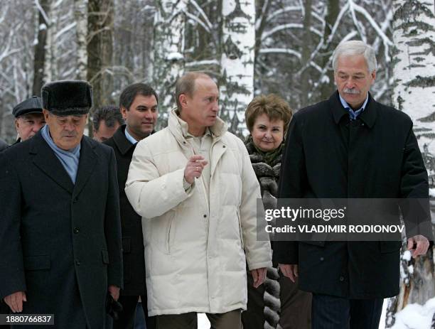 President of Tatarstan and Co-Chairman of the Supreme Council of the United Russia Party Mintimer Shaimiyev, Russian President Vladimir Putin, and...