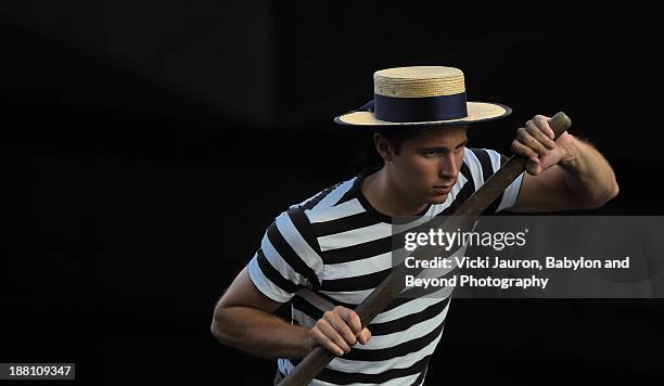 gondolier in providence - gondolier stock pictures, royalty-free photos & images