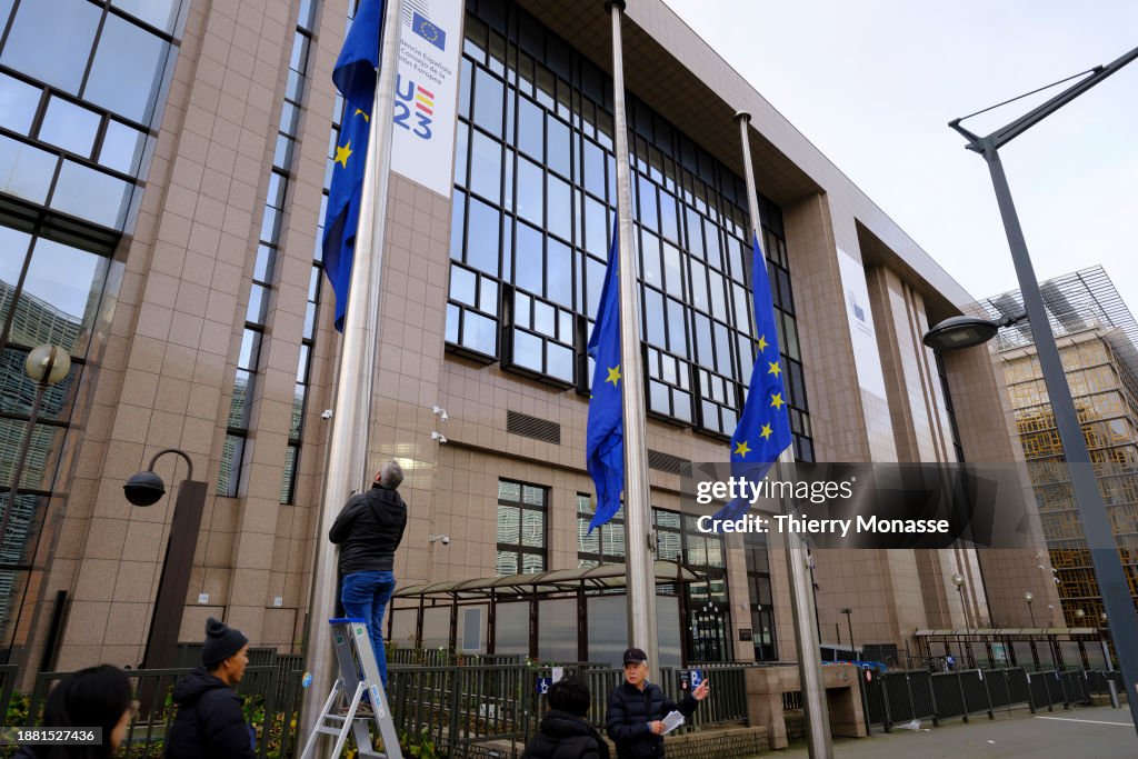 EU Flags Half-Mast In Tribute To Former EU Commission's President Jacques Delors