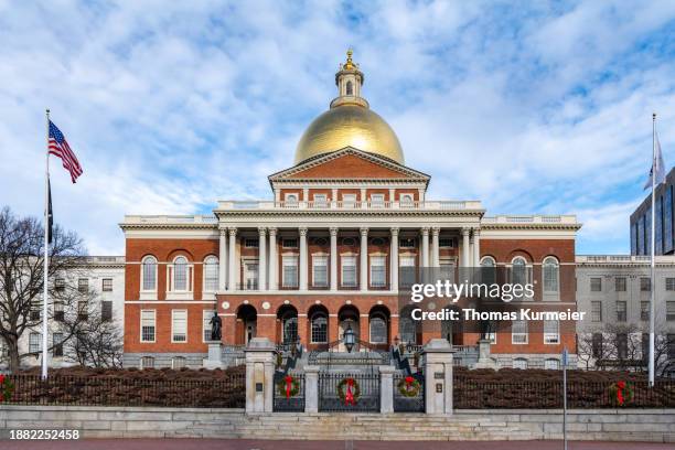massachusetts state house - massachusetts state capitol stock pictures, royalty-free photos & images
