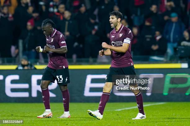 Federico Fazio of US Salernitana celebrates after scoring first goal during the Serie A match between US Salernitana and AC Milan at Stadio Arechi on...