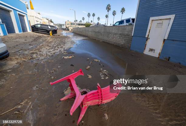 Ventura, CA The Pierpont neighborhood was inundated with seawater during heavy surf at high tide on Thursday, Dec. 28, 2023 in Ventura, CA.