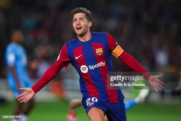 Sergi Roberto of FC Barcelona celebrates after scoring the team's third goal during the LaLiga EA Sports match between FC Barcelona and UD Almeria at...
