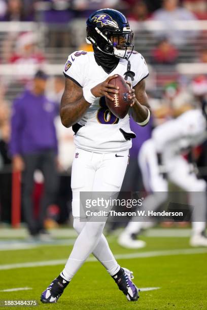 Lamar Jackson of the Baltimore Ravens warms up prior to a game against the San Francisco 49ers at Levi's Stadium on December 25, 2023 in Santa Clara,...