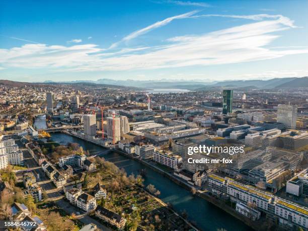 bella zurigo, sole con lago e montagne, primetower - cantone di zurigo foto e immagini stock
