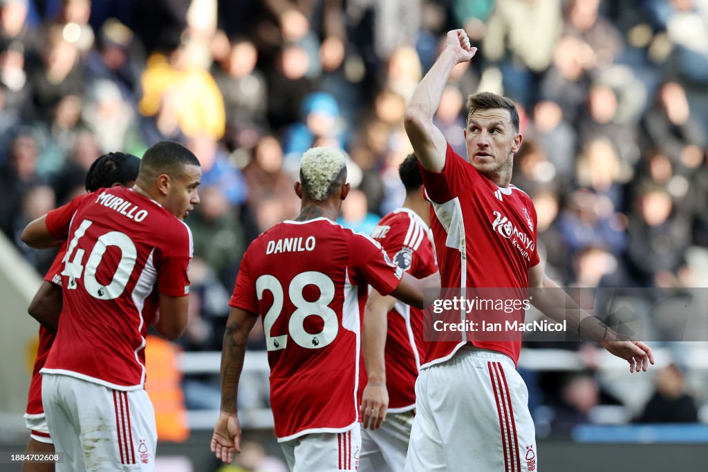Newcastle United v Nottingham Forest - Premier League