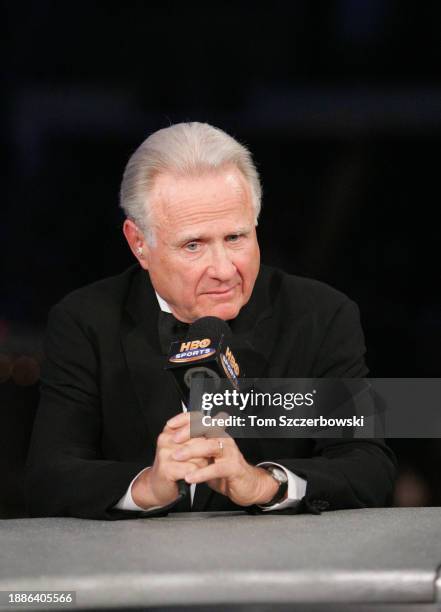 Boxing Rounds Commentator Hbo Boxing Commentator Photos and Premium High Res Pictures - Getty Images