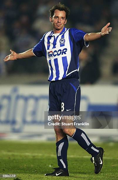Bart Goor of Hertha Berlin during the German Bundesliga match between Hertha Berlin and Energie Cottbus held on March 23, 2003 at The Olympic...