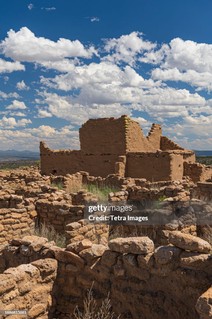 USA, New Mexico, Espanola, Puye Cliffs, Ruins of Puye Cliff Dwellings on sunny day