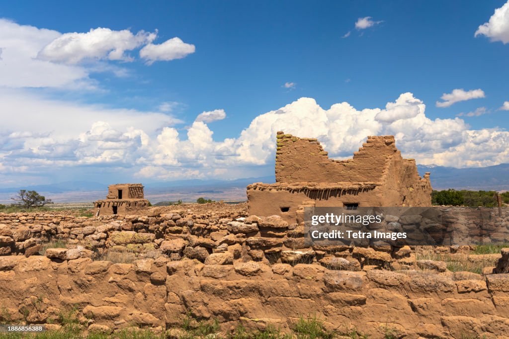 USA, New Mexico, Espanola, Puye Cliffs, Ruins of Puye Cliff Dwellings on sunny day