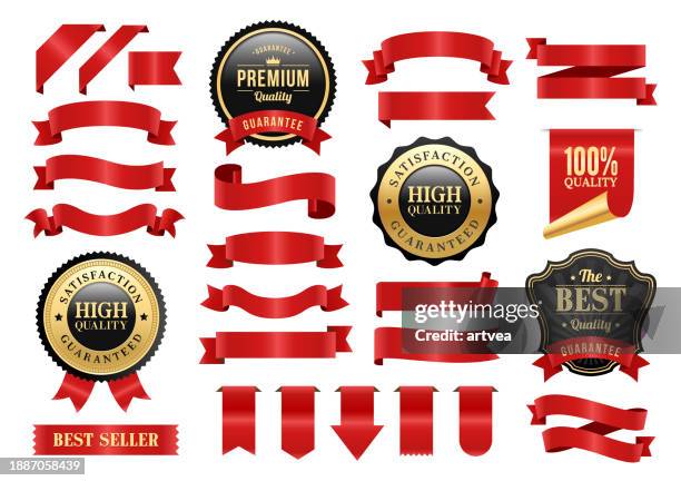 ilustraciones, imágenes clip art, dibujos animados e iconos de stock de juego de insignias doradas y cintas rojas - pancarta