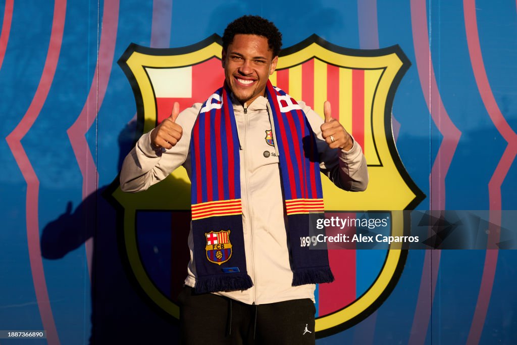 Victor Raro Que Vitor Roque poses for the media as he is unveiled as new FC Barcelona ...