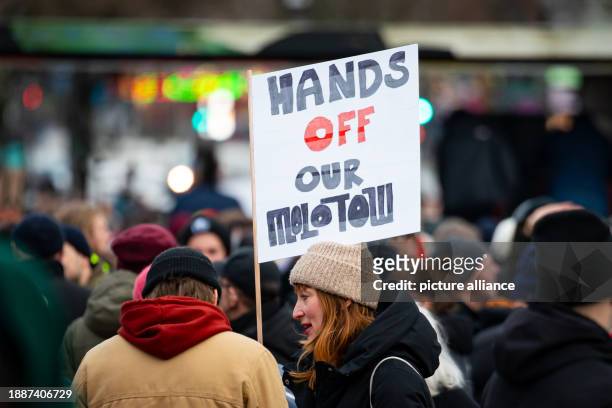 December 2023, Hamburg: "Hands off our Molotow" is written on a poster in front of the Molotow music club. Because a hotel is to be built in place of...