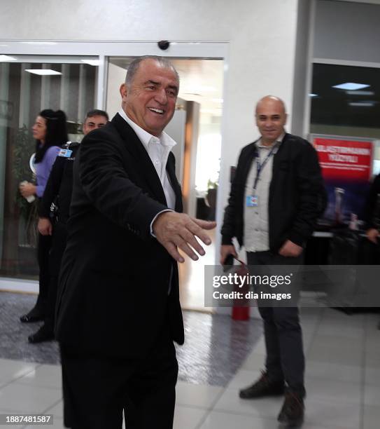 Technical Director Fatih Terim, who signed an agreement with Panathinaikos, one of the Greek football teams, went to Greece to sign the official...