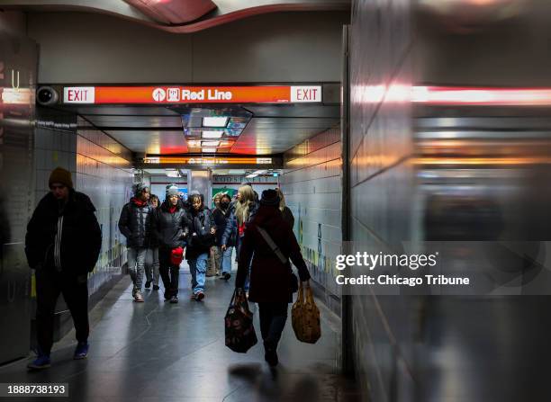 25 Chicago Station Cta Red Line Stock Photos, HighRes Pictures, and