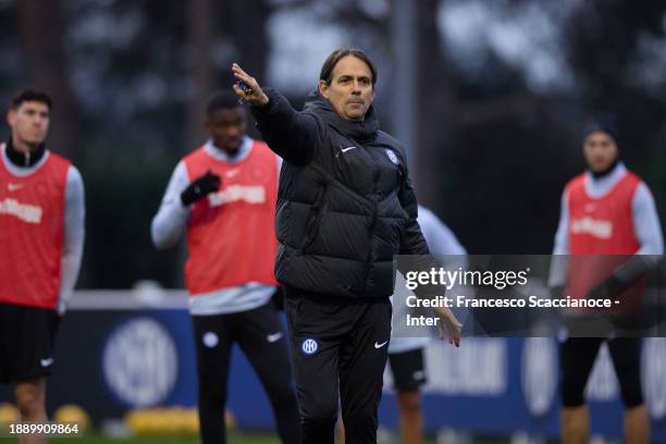 Head Coach Simone Inzaghi of FC Internazionale gestures during FC Internazionale training session at Appiano Gentile on December 28, 2023 in Como,...