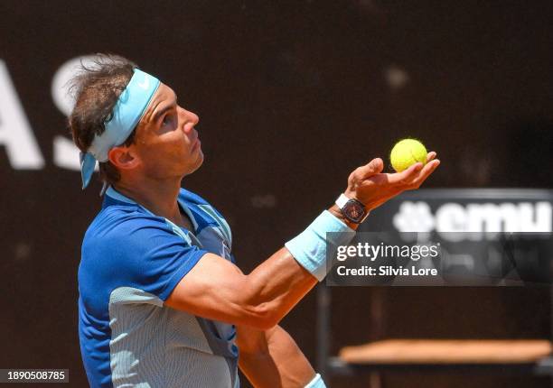 Rafael Nadal of Spain serves to John Isner of USA in their 2nd Round Singles match on day three of the Internazionali BNL D'Italia at Foro Italico on...