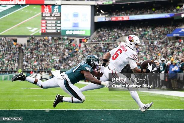 James Conner of the Arizona Cardinals makes a one handed catch for a touchdown during the second half against the Philadelphia Eagles at Lincoln...