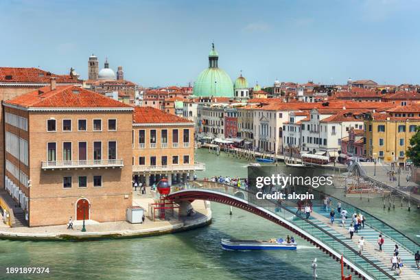 constitution bridge in venice, italy - ponte della costituzione stock pictures, royalty-free photos & images