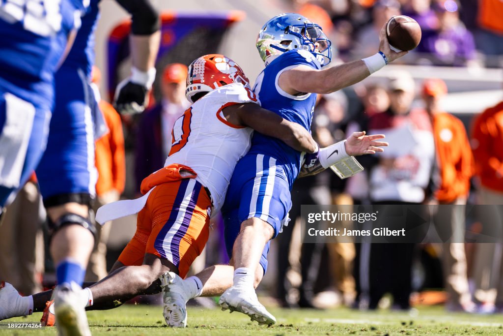 TaxSlayer Gator Bowl - Clemson v Kentucky