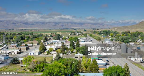 luftaufnahme von arco, idaho - idaho stock-fotos und bilder