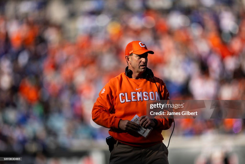 TaxSlayer Gator Bowl - Clemson v Kentucky