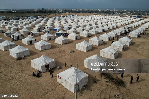 January 2024, Palestinian Territories, Khan Yunis: A general view of a tent city built by Egypt and Palestinian Red Crescent to shelter thousands of...