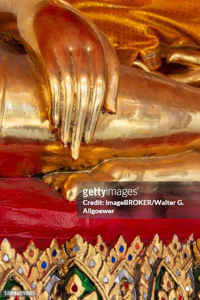 gilded buddha statue, bhumispara-mudra, buddha gautama at the moment of enlightenment, wat pho, bangkok, thailand, asia - ko ratanakosin stock pictures, royalty-free photos & images