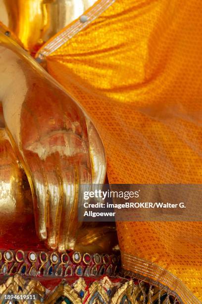 gilded buddha statue, bhumispara-mudra, buddha gautama at the moment of enlightenment, wat pho, bangkok, thailand, asia - ko ratanakosin stock pictures, royalty-free photos & images