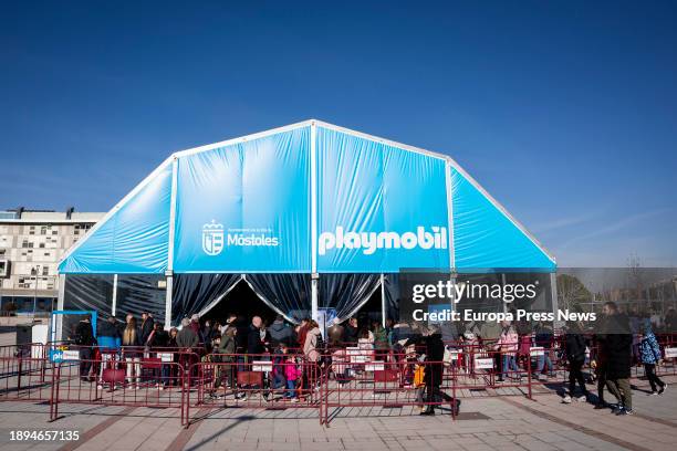 Dozens of people queue to visit the giant Playmobil Nativity Scene in the Plaza de las Constelaciones, on 30 December, 2023 in Mostoles, Madrid,...