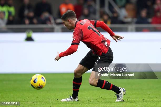 Christian Pulisic of AC Milan scores their sides first goal during the Serie A TIM match between AC Milan and US Sassuolo at Stadio Giuseppe Meazza...