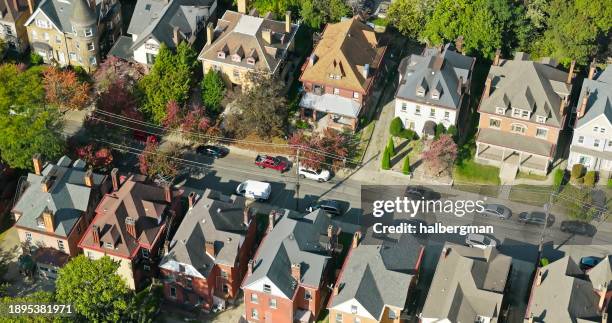 overhead aerial of victorian houses in pittsburgh - pittsburgh pa stock pictures, royalty-free photos & images