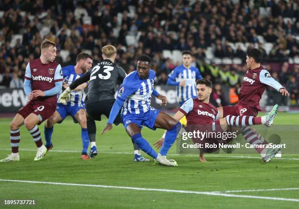 West Ham United's Konstantinos Mavropanos and Brighton & Hove Albion's Danny Welbeck fail to connect at the near post during the Premier League match...