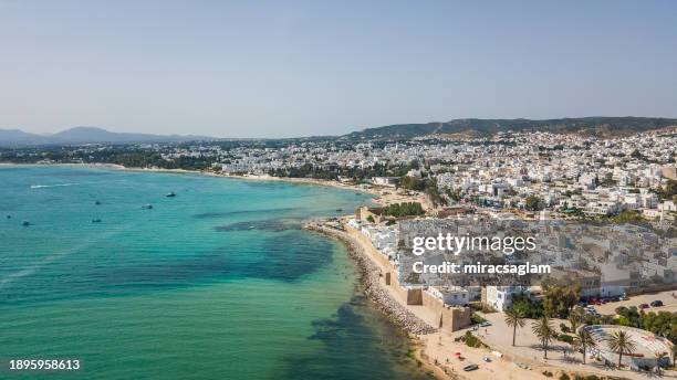 hammamet en la costa mediterránea de túnez - túnez áfrica del norte fotografías e imágenes de stock