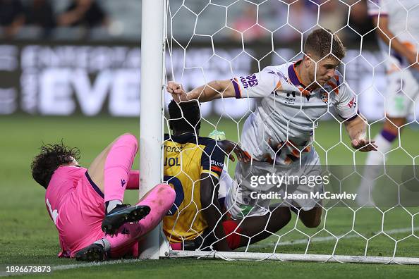 A-League Men Rd 10 - Central Coast Mariners v Perth Glory A-League Men Rd 10 - Central Coast Mariners v Perth Glory