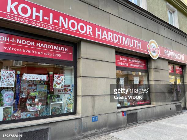 traditional pens and pencils (writing instruments) manufacturer's shop koh-i-noor hardtmuth - koh i noor stockfoto's en -beelden
